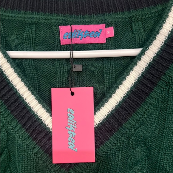 EDIKTED Green V-Neck Cable Knit Sweater - Picture 2 of 7